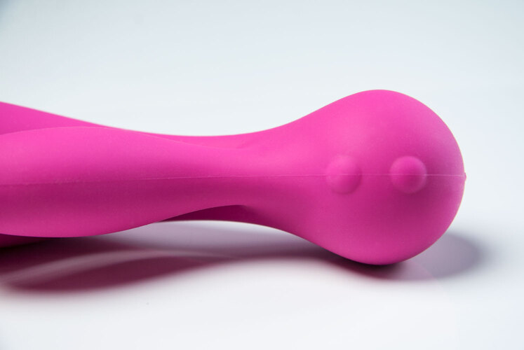 The Swan Feather - Dual Vibrator - Rechargeable - Pink - Image 4